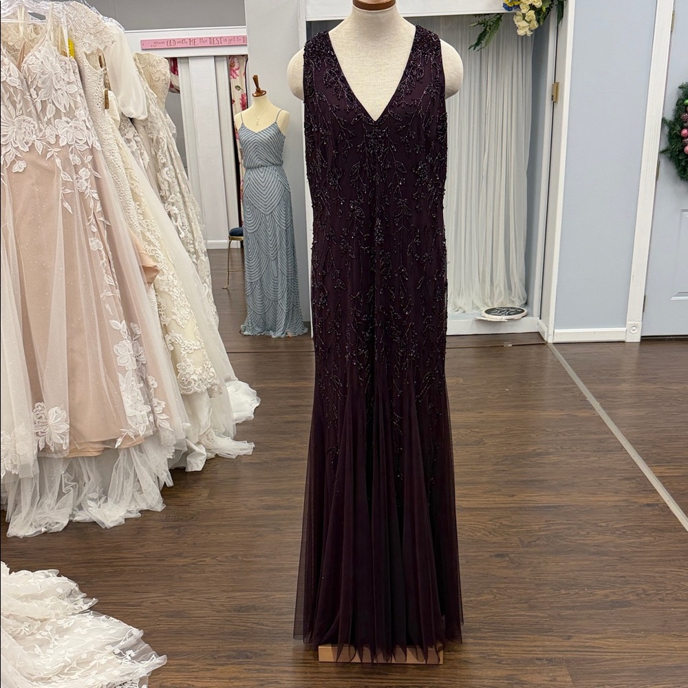 Chic Sleeveless Black Maxi Dress